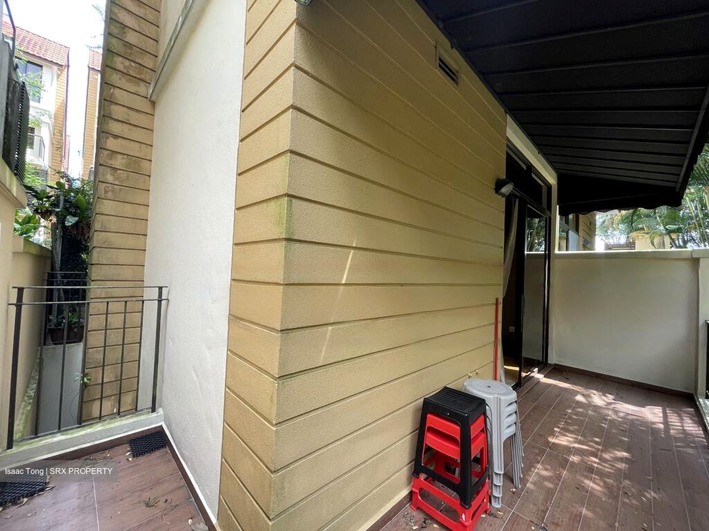 Holland Link (D10), Terrace #470224231